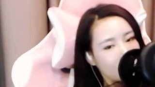 ASMR Chinesa tocando uma siririca