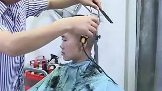 CHINA中国卖淫女妓女剪头发高清尼姑
