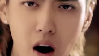 Kris Wu 吴亦凡- November 十一月将临 翻墙的弟弟们进来听歌!